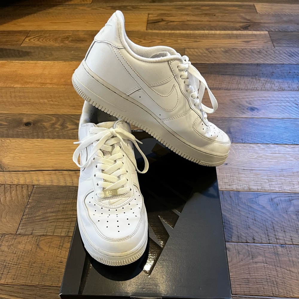 Nike Supreme Air Force 1 Low, Men’s Size 9, White Color